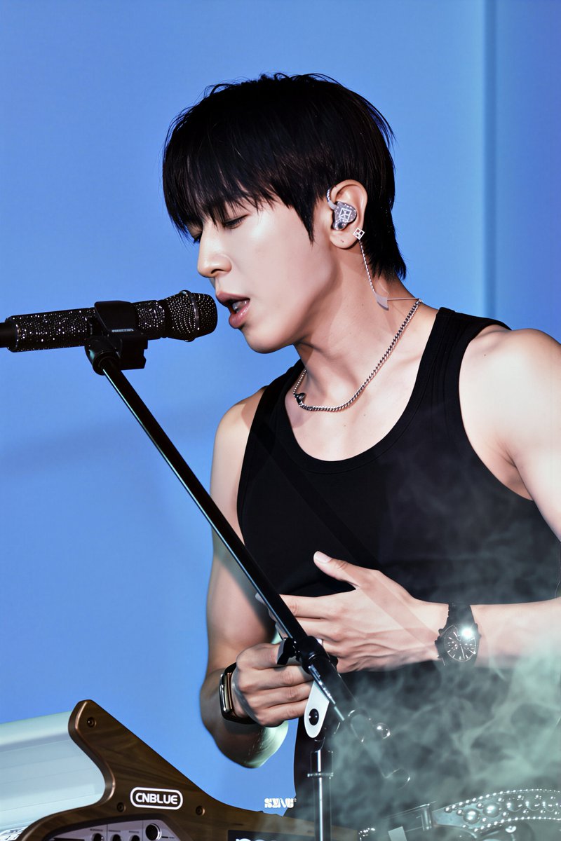 codesync_'s tweet photo. 260517 3LOGY IN 홍콩

@JYHeffect 
#정용화 #YONGHWA #JUNGYONGHWA 
#CNBLUE #씨엔블루 https://t.co/iqMu5QyPPm