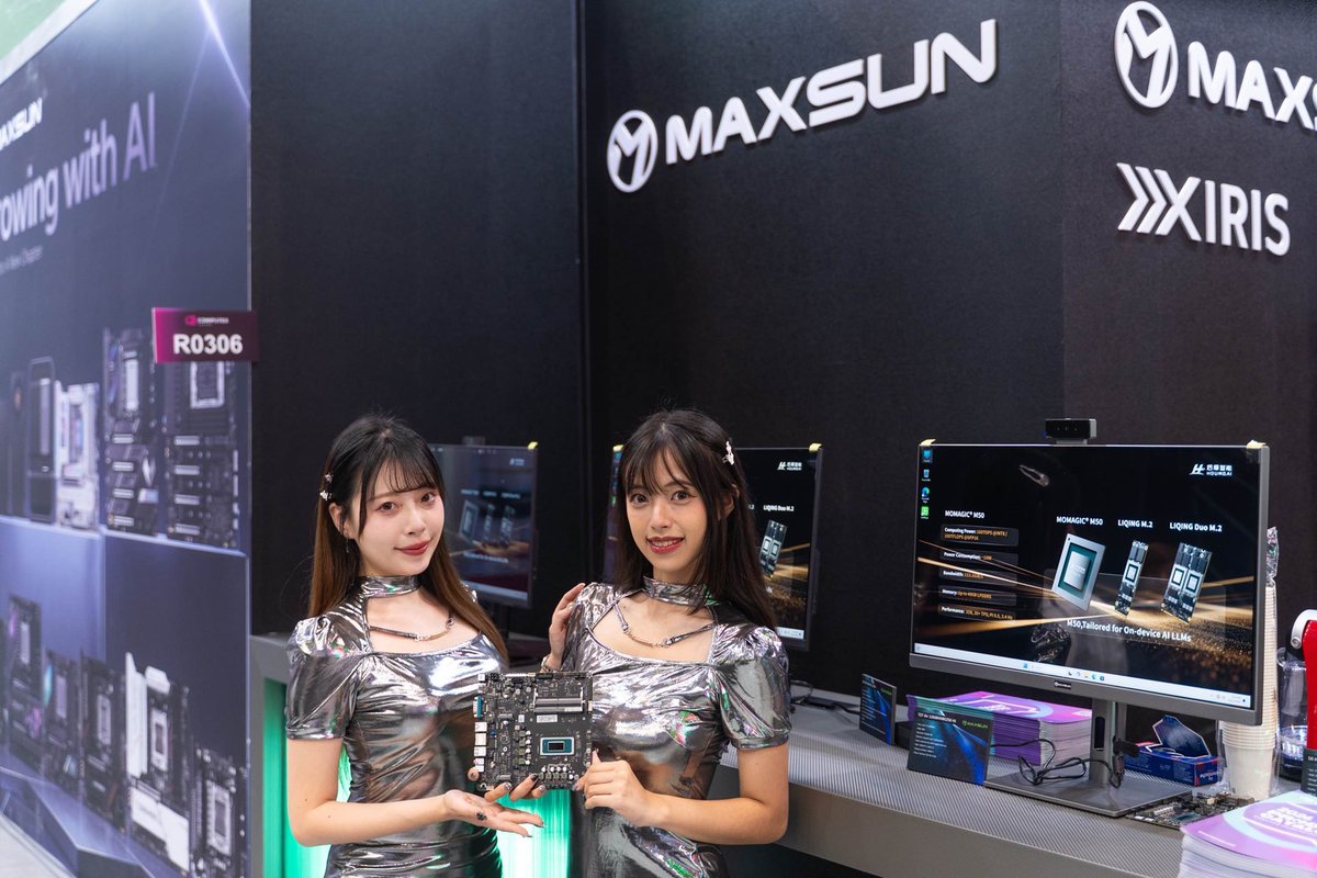 Maxsunjp's tweet photo. 2日目もはじまりました！✨

MAXSUNブースにいるみんな、元気いっぱいですよ😊
グラボ・マザボ・AI製品、全部揃ってます🎮

#MAXSUN #Computex2026 https://t.co/XSVbUyo7XM