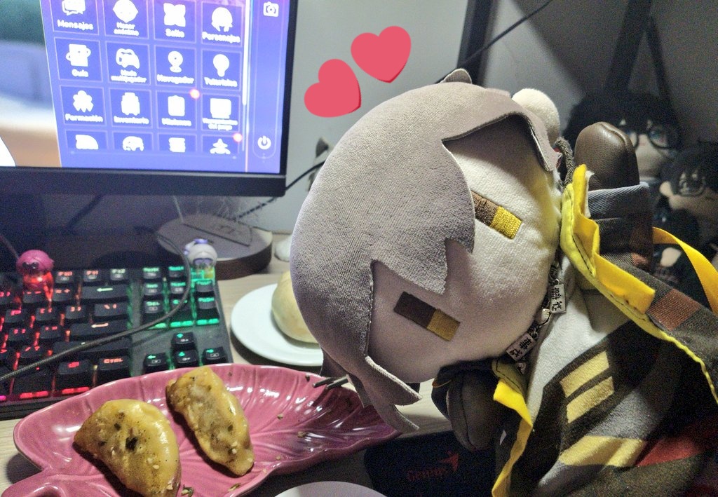 Singchronya's tweet photo. Aeons... I haven't finished the version yet, I've been feeling really tired (and I was busy with my mom's birthday) I might make a little progress and then I'll go to sleep, I made myself some food but I couldn't finish it... let that glutton Caelus eat it all -_- https://t.co/jD8lQ2ZojQ