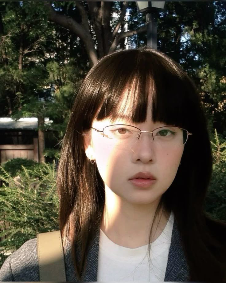 kimokimokimo00's tweet photo. パッと見は地味にみえるけど、よく見たらちゃんと端正な顔立ちな眼鏡の似合う美女たまらなく好き...関わっていくうちにいつの間にか沼へズブズブハマっていく感じがたいへん沼... https://t.co/iP2jJvY77A