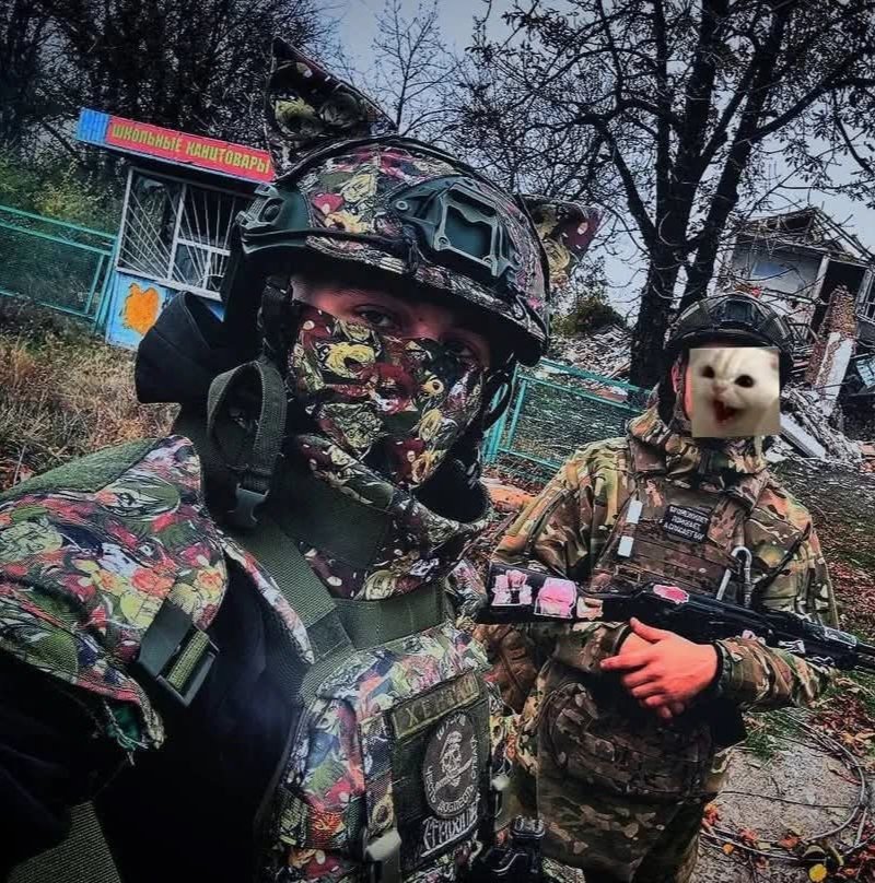 Edward_Y_Brad's tweet photo. asking serious who have more photos about the ahegaocam usage in real combat, this persom even made his call sign as “hentai” https://t.co/h3Y2bPbFZD