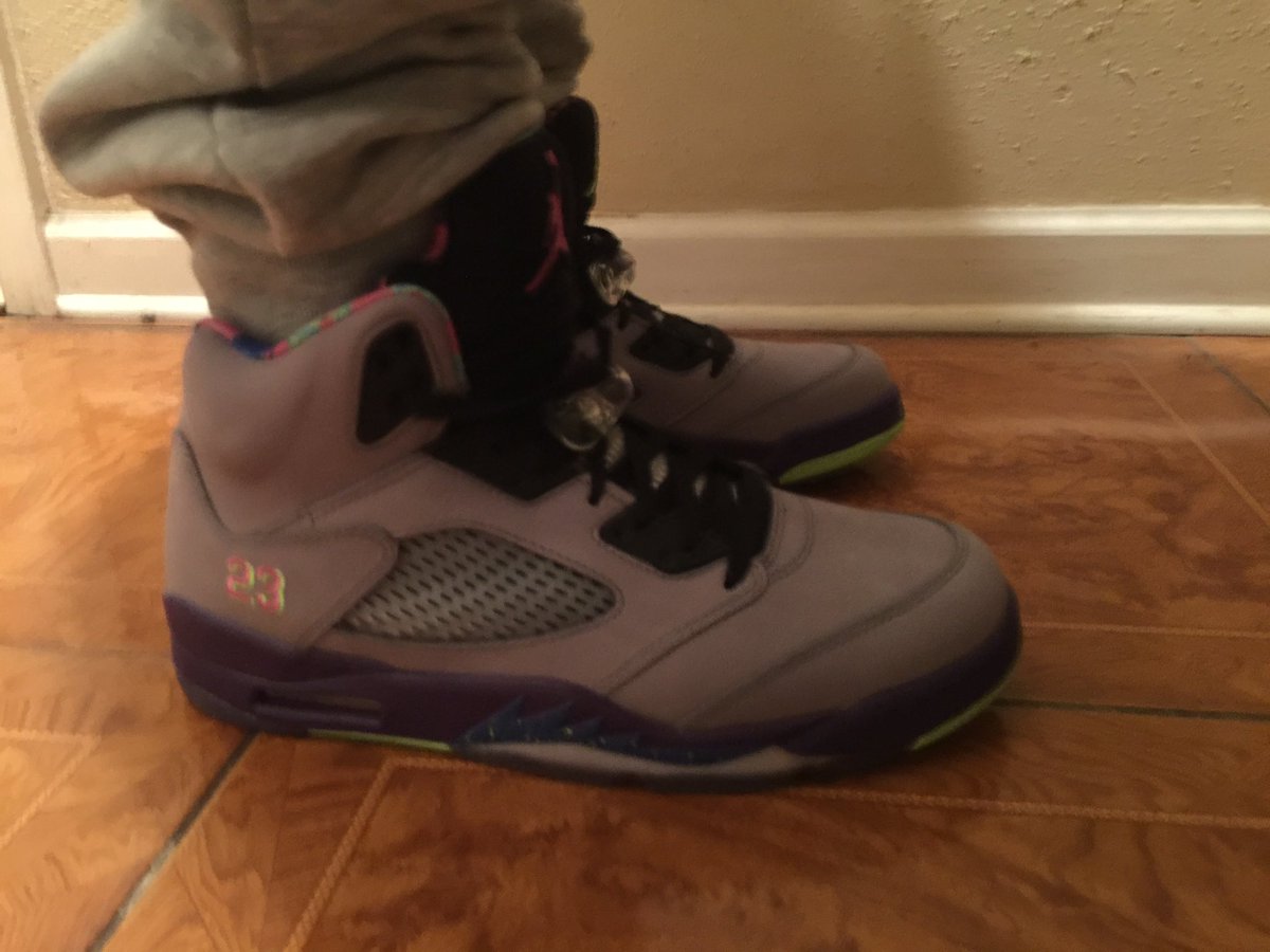 Darvis40Cal's tweet photo. @HORHEAD_Sales Nah man Bel Air 5s GOATED 🐐 https://t.co/48FuJ8gIAo