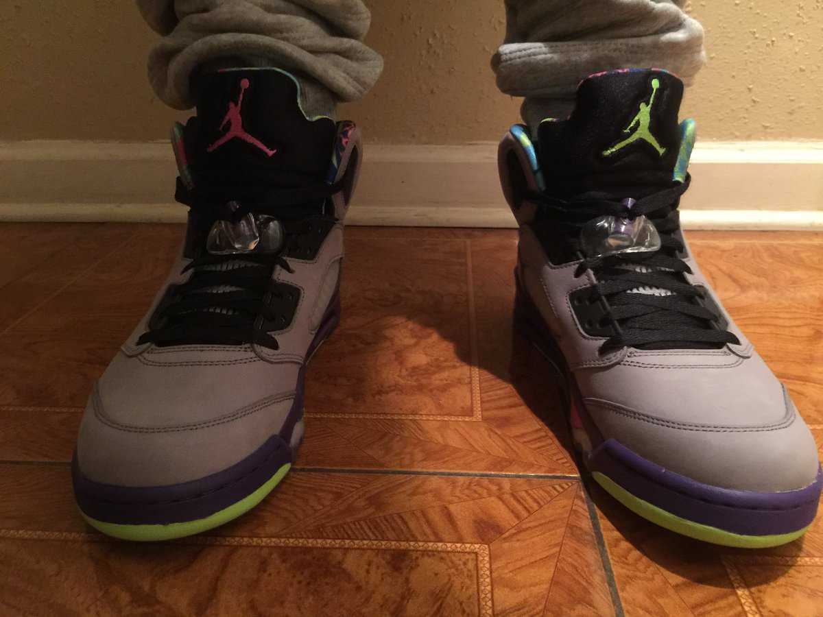Darvis40Cal's tweet photo. @HORHEAD_Sales Nah man Bel Air 5s GOATED 🐐 https://t.co/48FuJ8gIAo