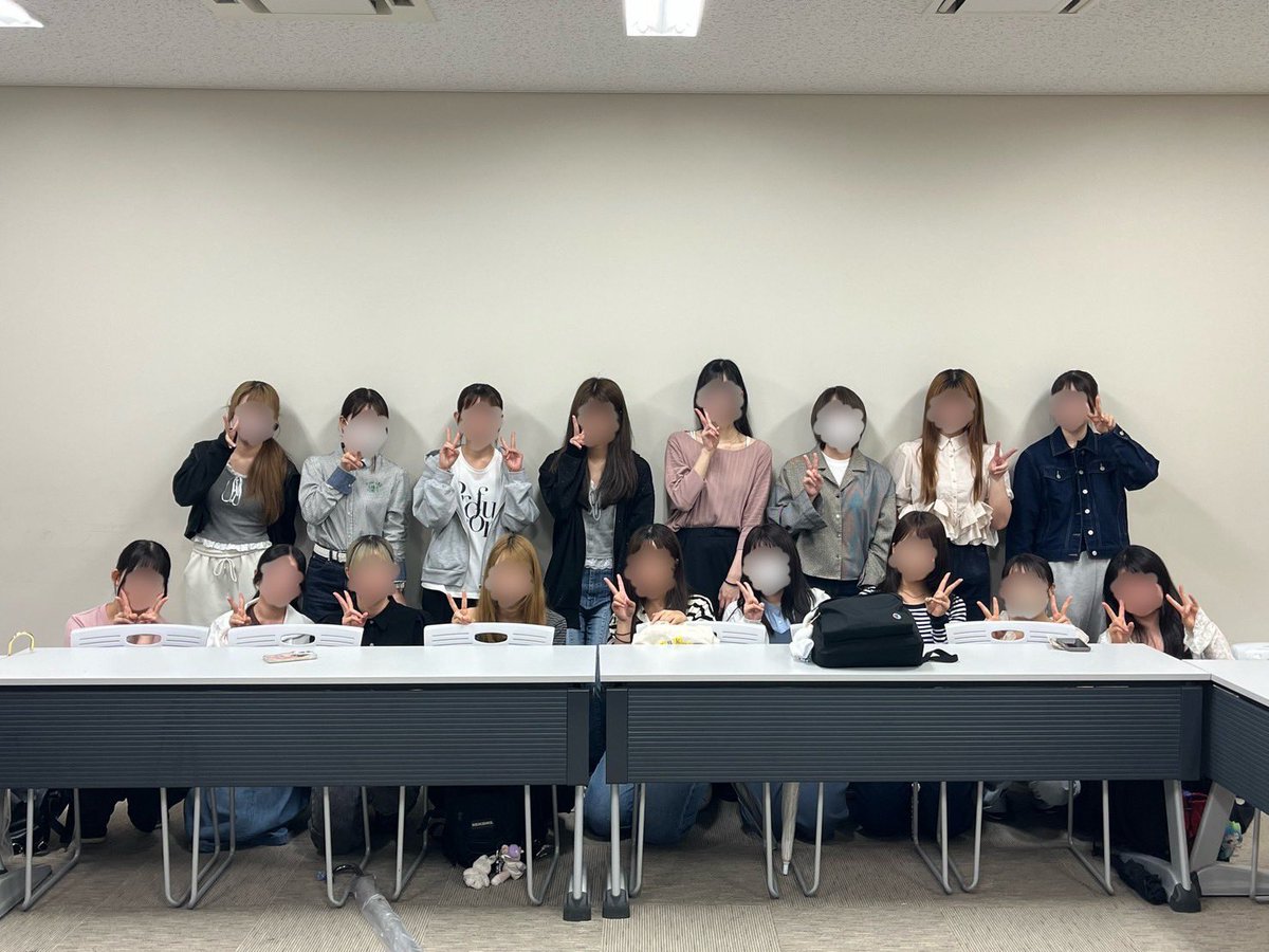 _touka79's tweet photo. こんにちは、藤花祭実行委員会渉外部です🪻
先日渉外部では、1回生を迎えて初の部署会議を行いました！
今年度も渉外部一同力を合わせて頑張ります💪 https://t.co/oCaqyVeo9u