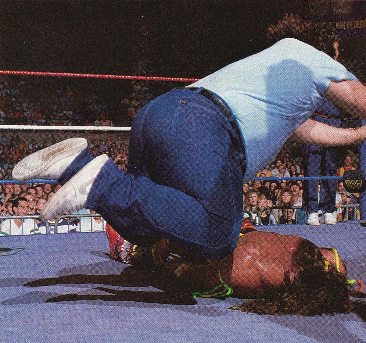 WWFWrestling1's tweet photo. 🎥 Federation Flashback! John Tenta aka Earthquake makes his debut WWF TV appearance on WWF Superstars. October 2, 1989. #WWF #WWE #JohnTenta #JimmyHart #UltimateWarrior #DinoBravo #Earthquake https://t.co/FqMOnZZGGw