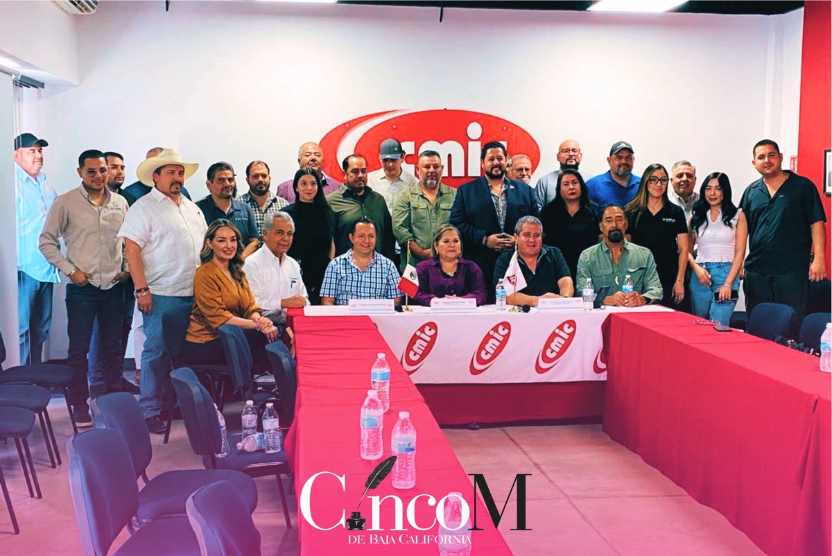 cincombc's tweet photo. #MEXICALI | Representantes de la CMIC se reunieron con la Diputada Federal con licencia, Evangelina Moreno Guerra para exponerle las problemática del sector.

📌𝗡𝗼𝘁𝗮 𝗰𝗼𝗺𝗽𝗹𝗲𝘁𝗮: https://t.co/wtSx4ms5YD https://t.co/ia2oVcyKx9