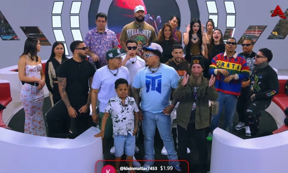 Lordportes09's tweet photo. Cuando se arma la reunión después de salir del colegio. @matiasgarciard #planetaAlofoke https://t.co/1aOiRiY3hz