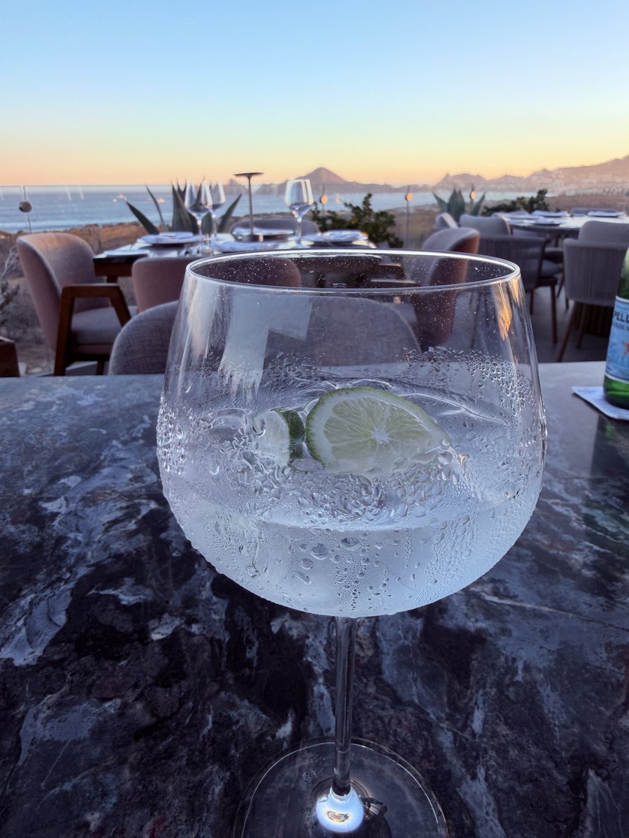 tlewis569's tweet photo. Dinner in Cabo https://t.co/NzybVImTDH