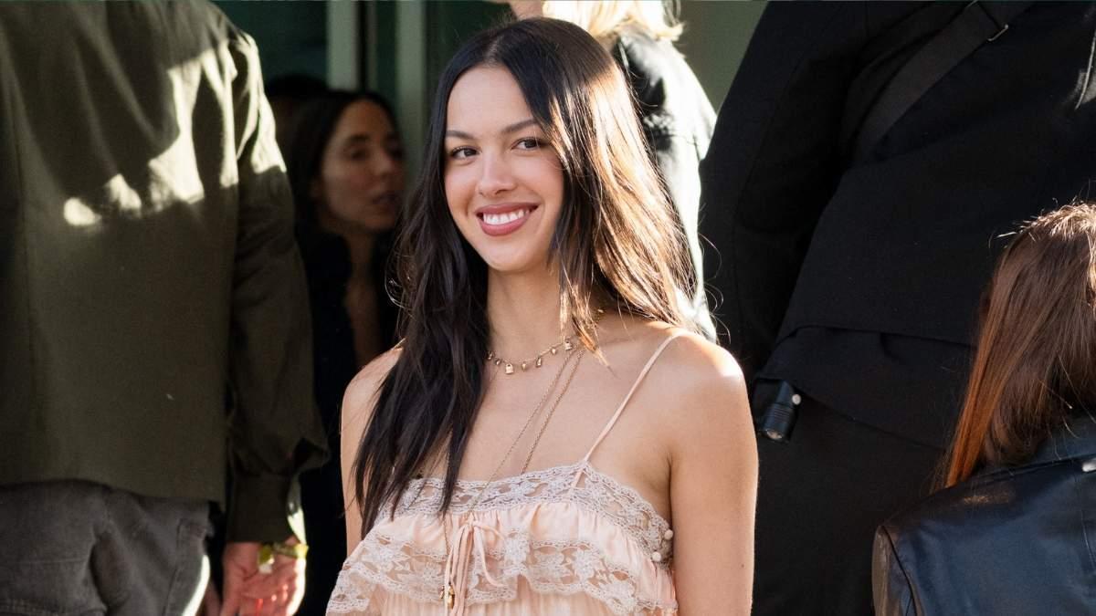 Mix96_7's tweet photo. Olivia Rodrigo Explains Why She Skipped 2026 Met Gala | Mix 96.7 https://t.co/d4dWxdpckW https://t.co/GdjHve8LBN