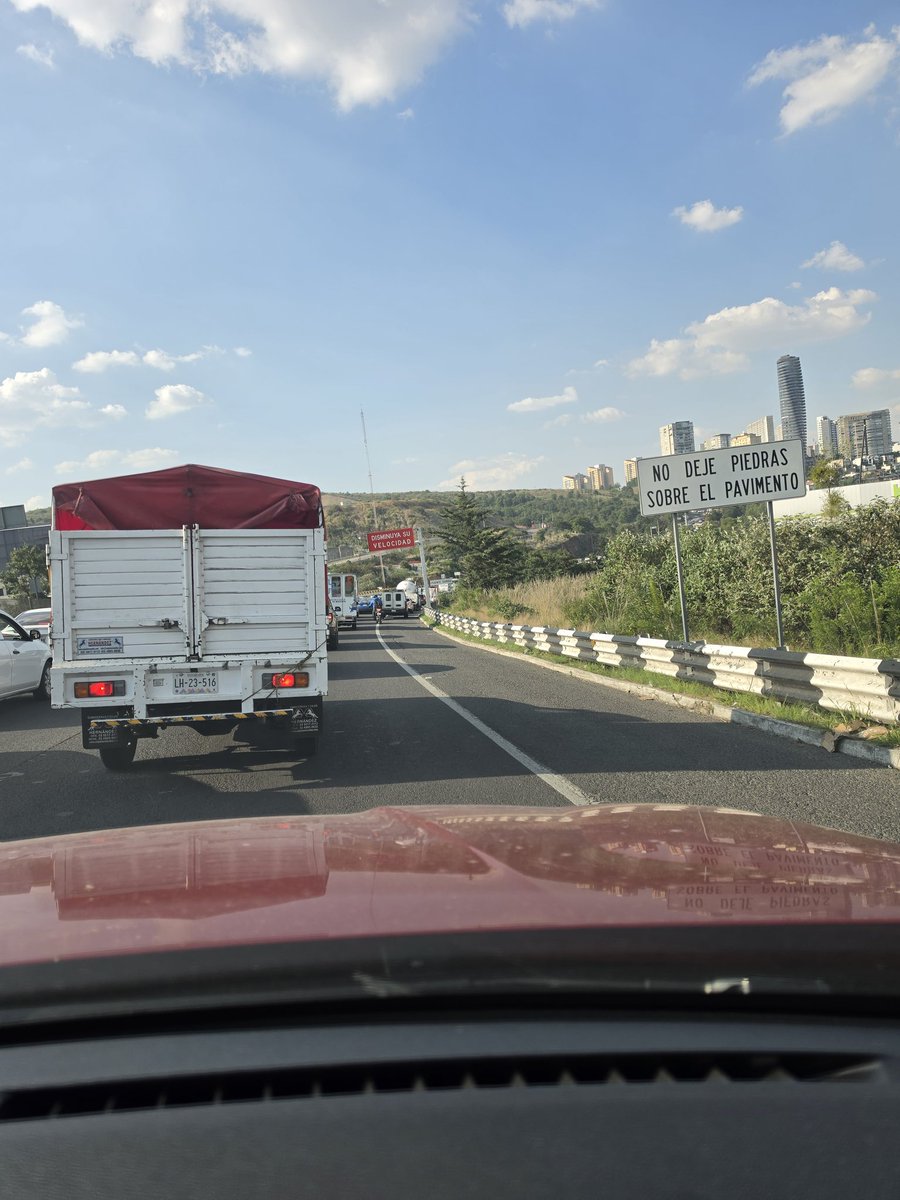 Richgagi's tweet photo. Hola @CAPUFE @chamapalaventa pueden compartir reporte sobre la situación en dirección #Chamapa #ChamapaLaVenta #Naucalpan #Huxquilucan  02/06/26 https://t.co/hoVTagIySK