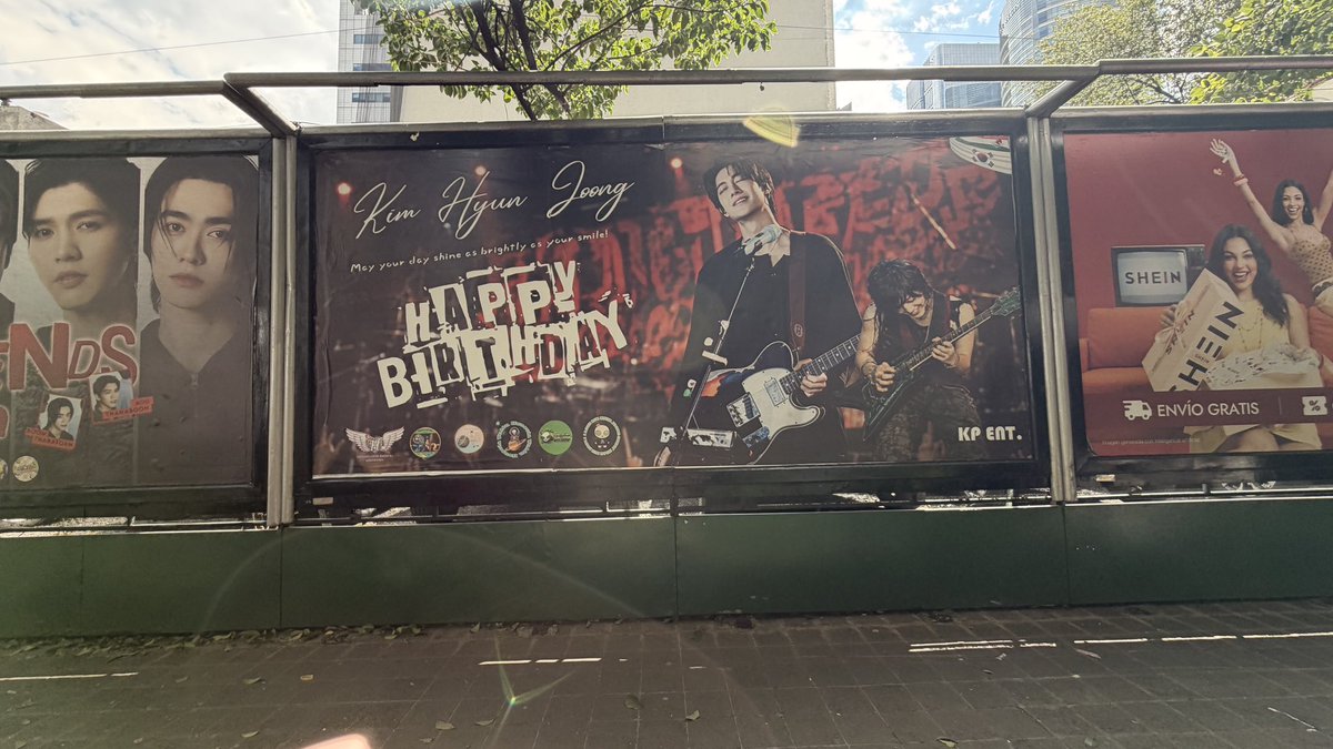 KPEntertainment's tweet photo. BANNER FISICO CUMPLEAÑOS DE KIM HYUNJOONG, 2026, PRAGA
￼
Ubicación: Av Paseo de la Reforma 398 y 400, COL. Juárez, Del. Cuauhtémoc, CP 06600, CDMX, México. SOBRE CALLE PRAGA.
￼
Disponible hasta el 10 de JUNIO, 2026

#KIMHYUNJOONG. https://t.co/svMRhqYAzx