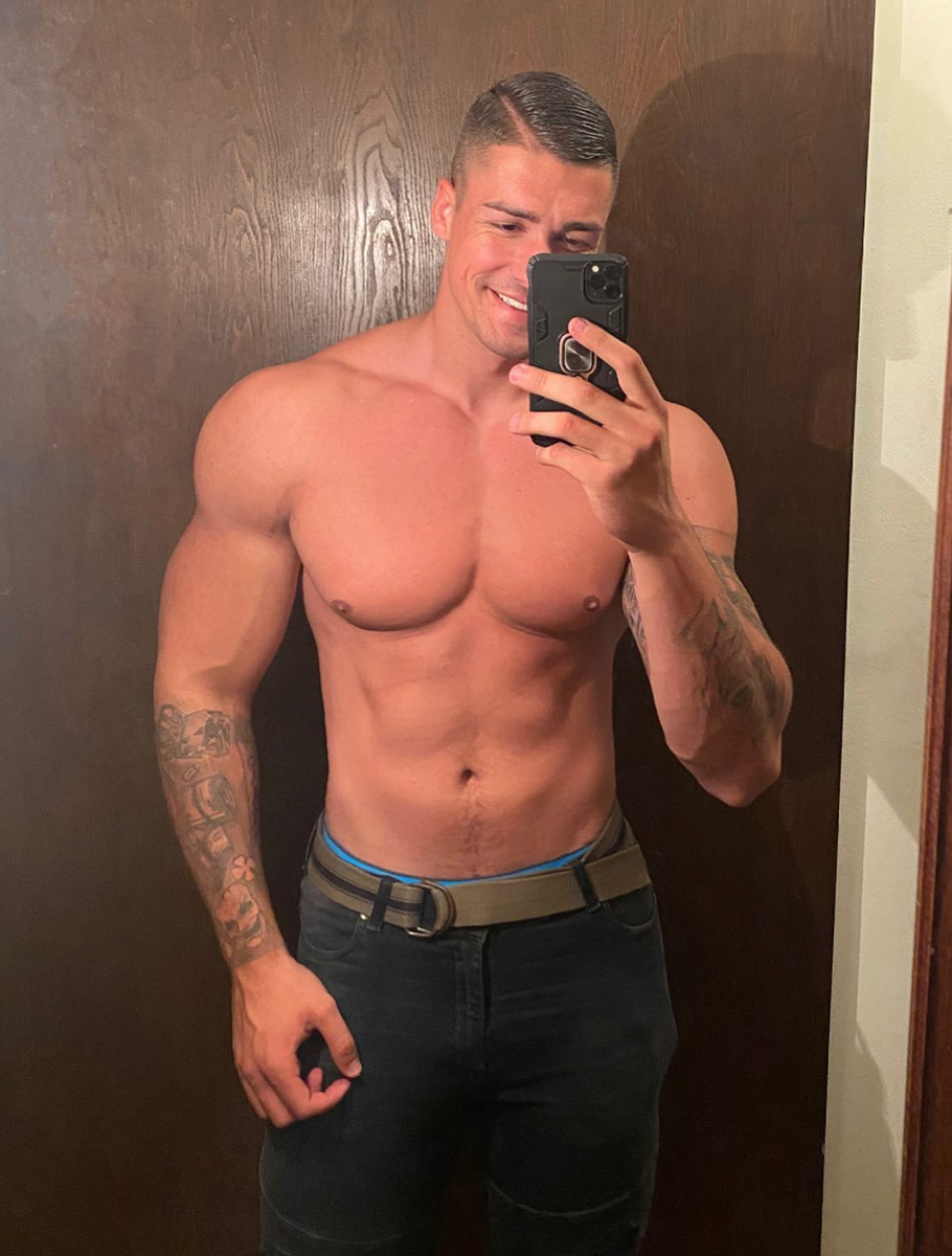 SerbianMuscle's tweet photo. Tall bodybuilder Nikola
Height: 205 cm / 6′ 9″
Weight: 140 kg / 309 lbs
#Srbija #Serbia https://t.co/jKPYsAy4Dh