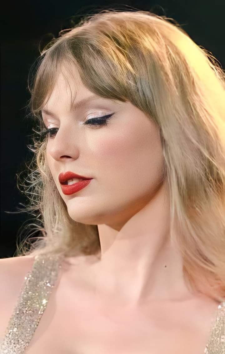 Taylors_Archive's tweet photo. Speak Now Tour                    The Eras Tour https://t.co/1pKqPBB1OB