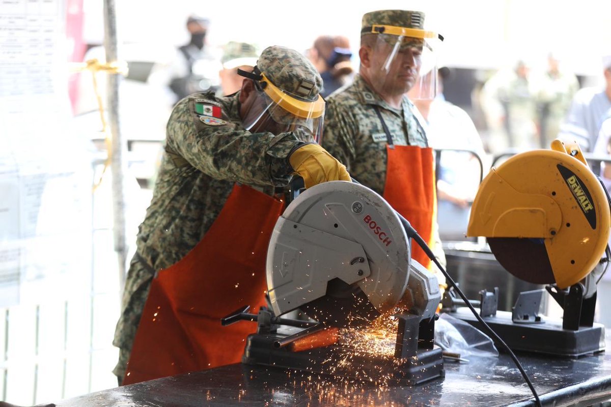 SEGOB_mx's tweet photo. El módulo de #SíAlDesarmeSíALaPaz de #CiudadJuárez, #Chihuahua, operará hasta el próximo jueves 4 de junio.

Invitamos a la población a canjear sus armas por dinero en efectivo de manera anónima y traer a sus pequeños para que participen en el intercambio de juguetes bélicos por juguetes educativos. #AtenciónALasCausas @claudiashein @RocioBarcenaM
