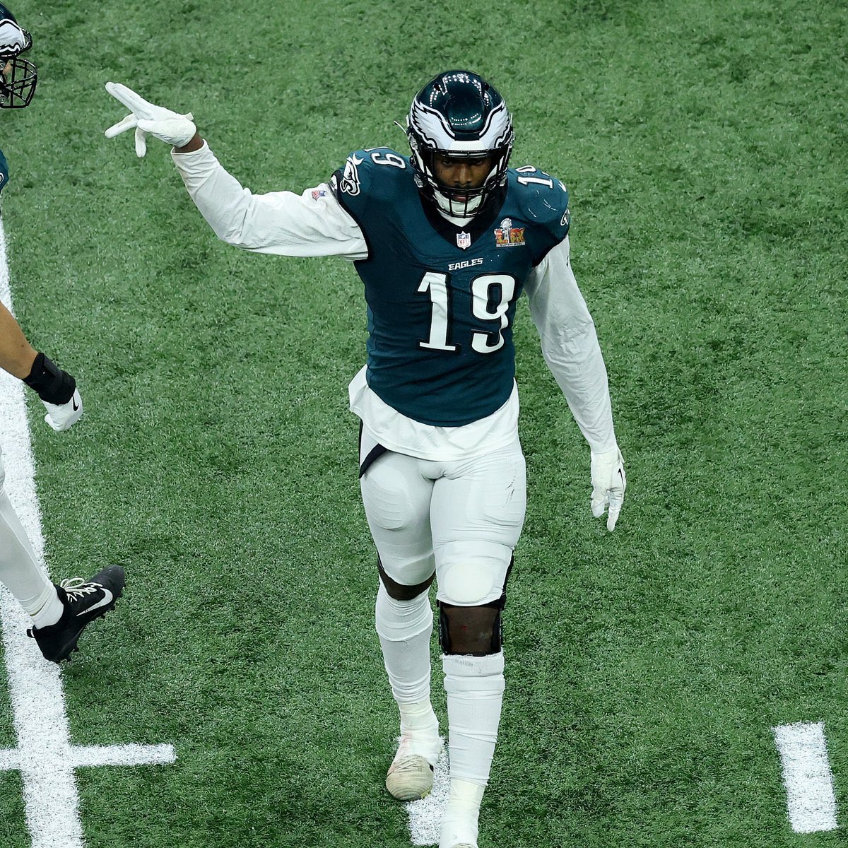 _EagleTimes's tweet photo. 🚨 Josh Sweat could be on the move—and the Eagles are in the mix.

Per @OllieConnolly: ‘I think Josh Sweat is dealt today or tomorrow’ to the Packers or Eagles.

A Sweat reunion in Philly? 👀🦅 https://t.co/3iPCHLlL23
