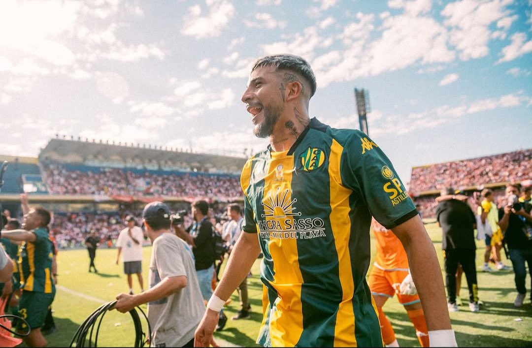 AldosiviOOC's tweet photo. Prohibido olvidar la falta de respeto que le hicieron al ultimo idolo del club sin darle ni una chance sabiendo que no tenemos 4, gracias por todo manu https://t.co/rkeXKxGiIJ
