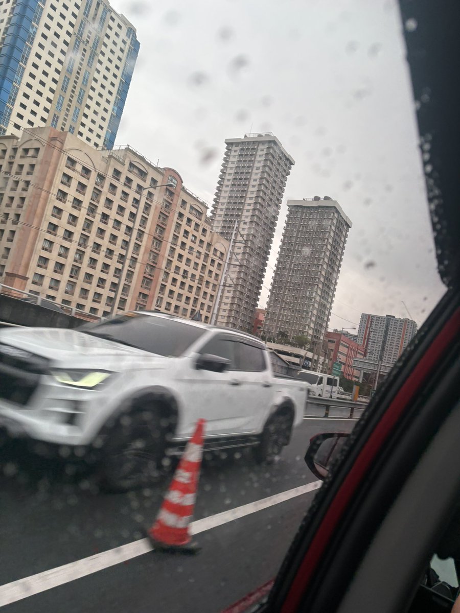 TopHunterMART's tweet photo. Papasok na ng office.

Maulang Umaga TwitterLoves! 😉☺️😘

Keep safe and dry ☔️ https://t.co/jsTwlB2mEe