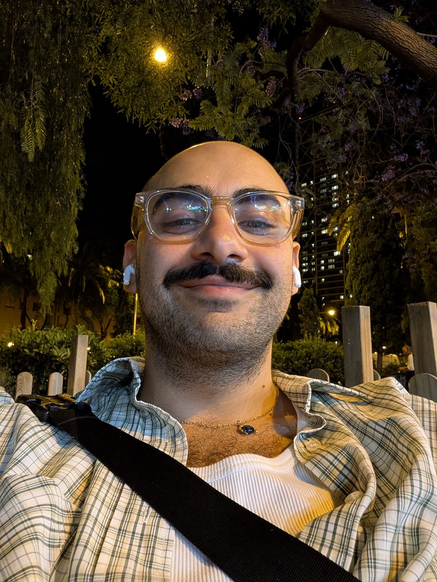 yearnerboy1's tweet photo. Hola Barcelona https://t.co/fUzejQg8Rv
