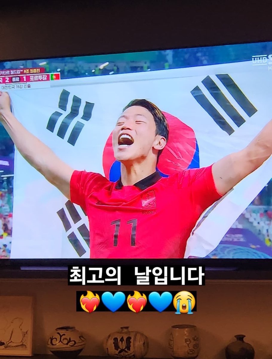 jkargento's tweet photo. este mes no solo vuelve el mundial sino que vuelve bangtan fifas https://t.co/mQpwRqCesq