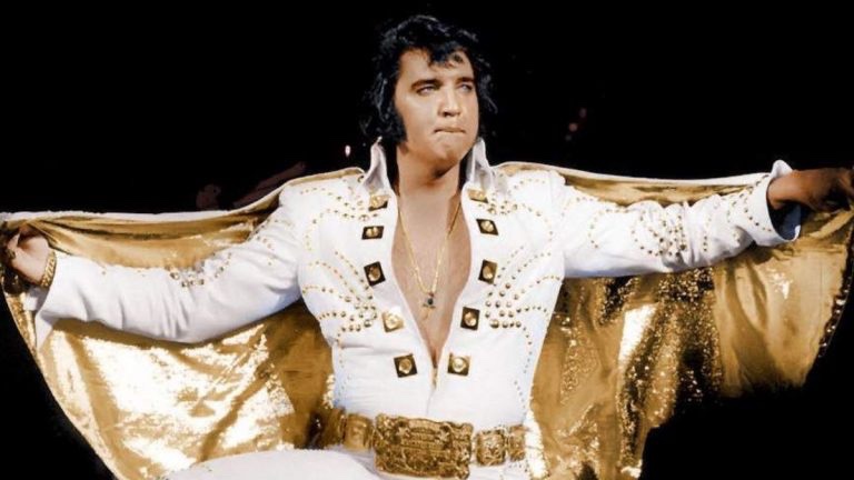 historyrock_'s tweet photo. Elvis Presley performing at Madison Square Garden in 1972 https://t.co/JXWFU2dO0c