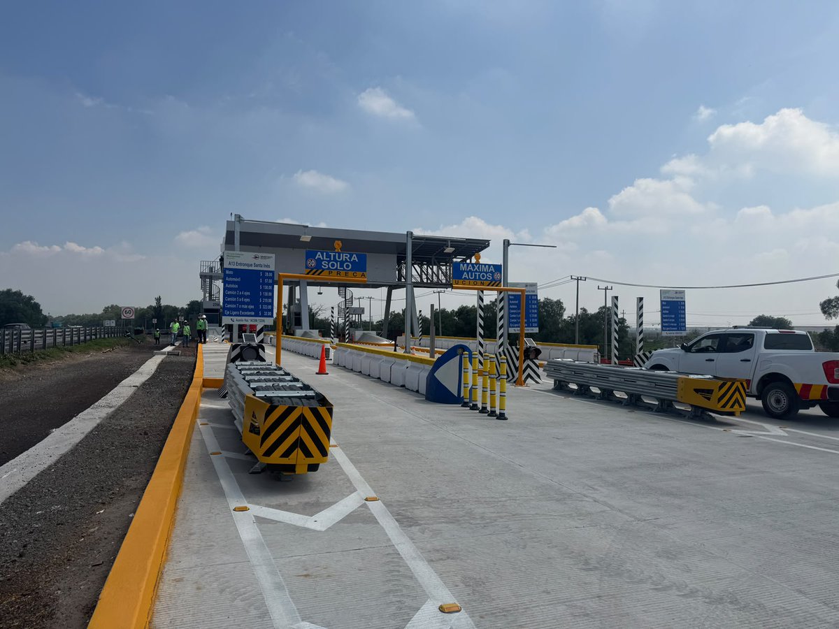 saascaem's tweet photo. 🚧 #AccionesSAASCAEM
Circuito Exterior Mexiquense
Se realizaron revisiones operativas en plazas de cobro e infraestructura de servicio.

Asimismo, se dio seguimiento a sistemas de apoyo para fortalecer las condiciones de operación de la autopista. #ElPoderDeServir https://t.co/166bxG8zJZ