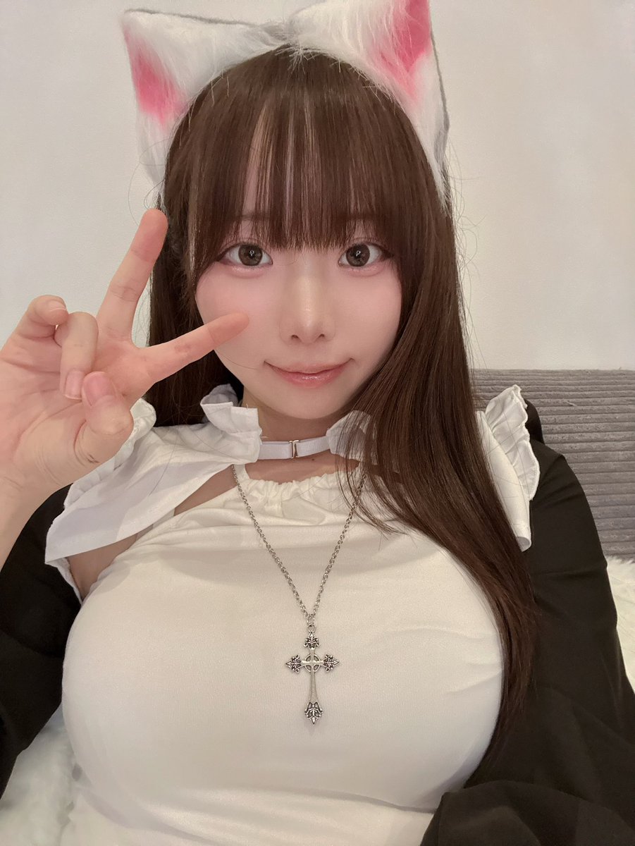 今日は誕生日です🎂🤍 今年もよろしくねᯠ_ ̫ _ᯄ Ⳋ