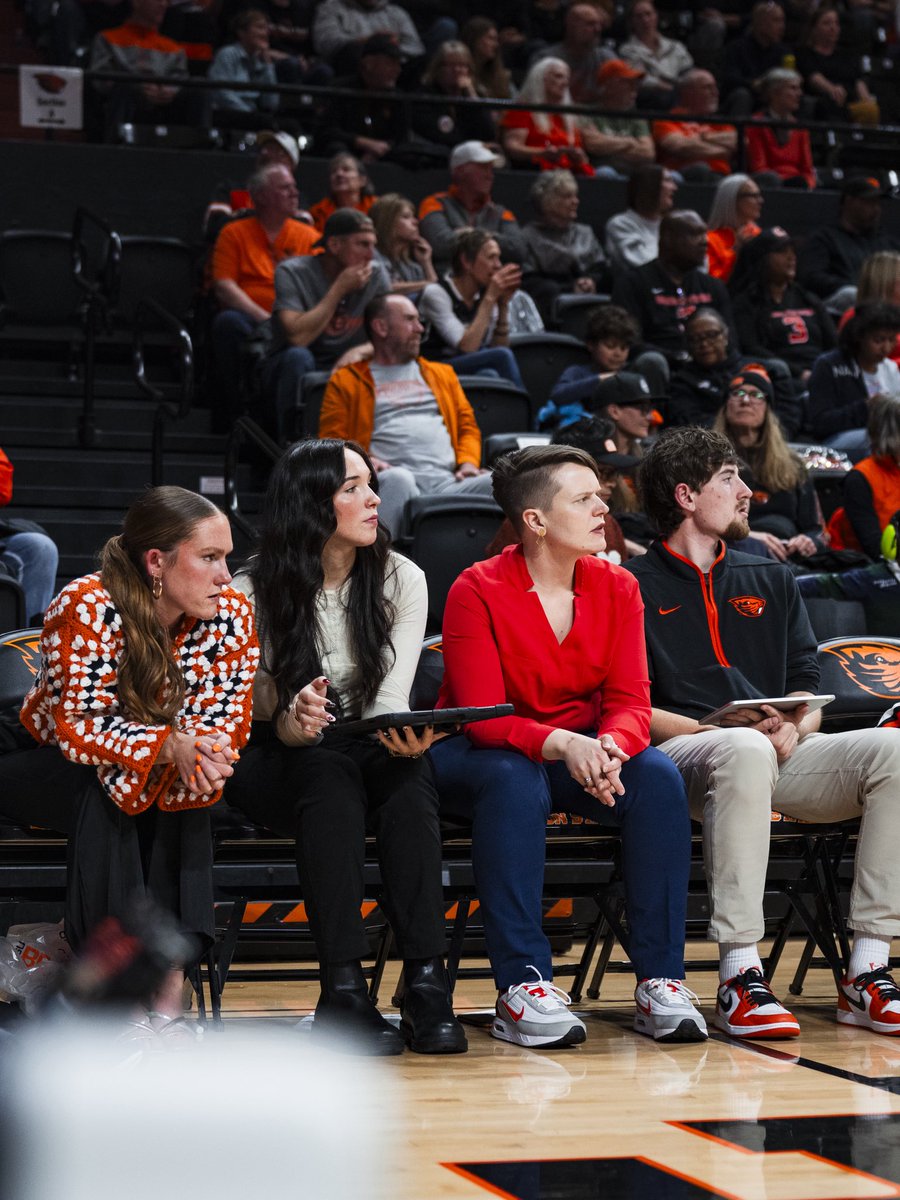 BeaverWBB's tweet photo. Determined. Balanced. Passionate. Genius. 

Happy Birthday to our Director of Ops, Elizabeth! 🎉🥳🎂 https://t.co/0hswmrknHA