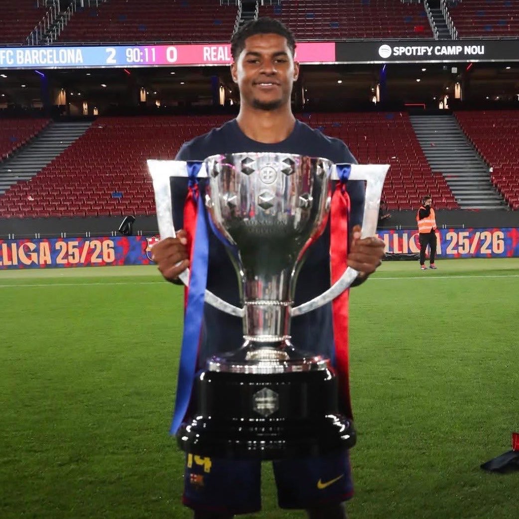 centregoals's tweet photo. 🚨🚨| JUST IN: Manchester United have 𝐑𝐄𝐉𝐄𝐂𝐓𝐄𝐃 Barcelona’s attempt to lower the transfer fee for Marcus Rashford. 🔴❌

[@sport] https://t.co/uQXC5MaHi7