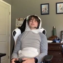 enchanteddjo's tweet photo. me rn https://t.co/06z7hB8wS8