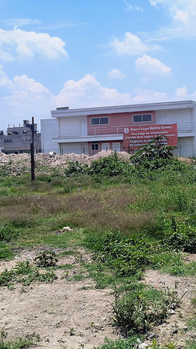 zapataac2023's tweet photo. #SinObrasNoHayMundial 

Desde el inicio de la actual administración estatal, las solicitudes de obras y servicios para comunidades, colonias y pueblos han recibido respuestas negativas, pese a que representan necesidades urgentes para miles de familias. https://t.co/KB6ZE7Pnkj
