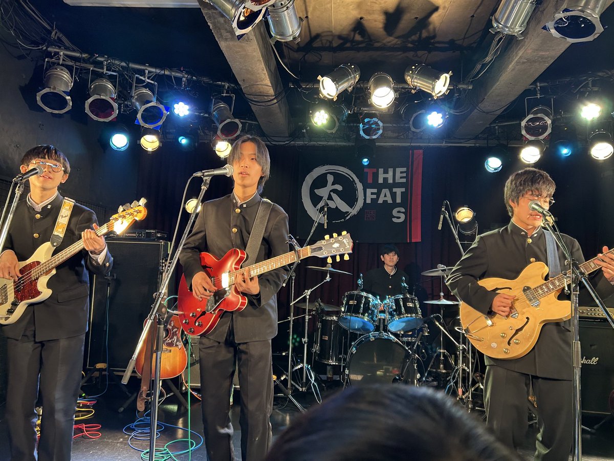 summertimesinb's tweet photo. 5/2高校生THE FATS
ラストライブ
#THEFATS
高3生の風格🙌 ①
↓ https://t.co/1r28UKOFZr