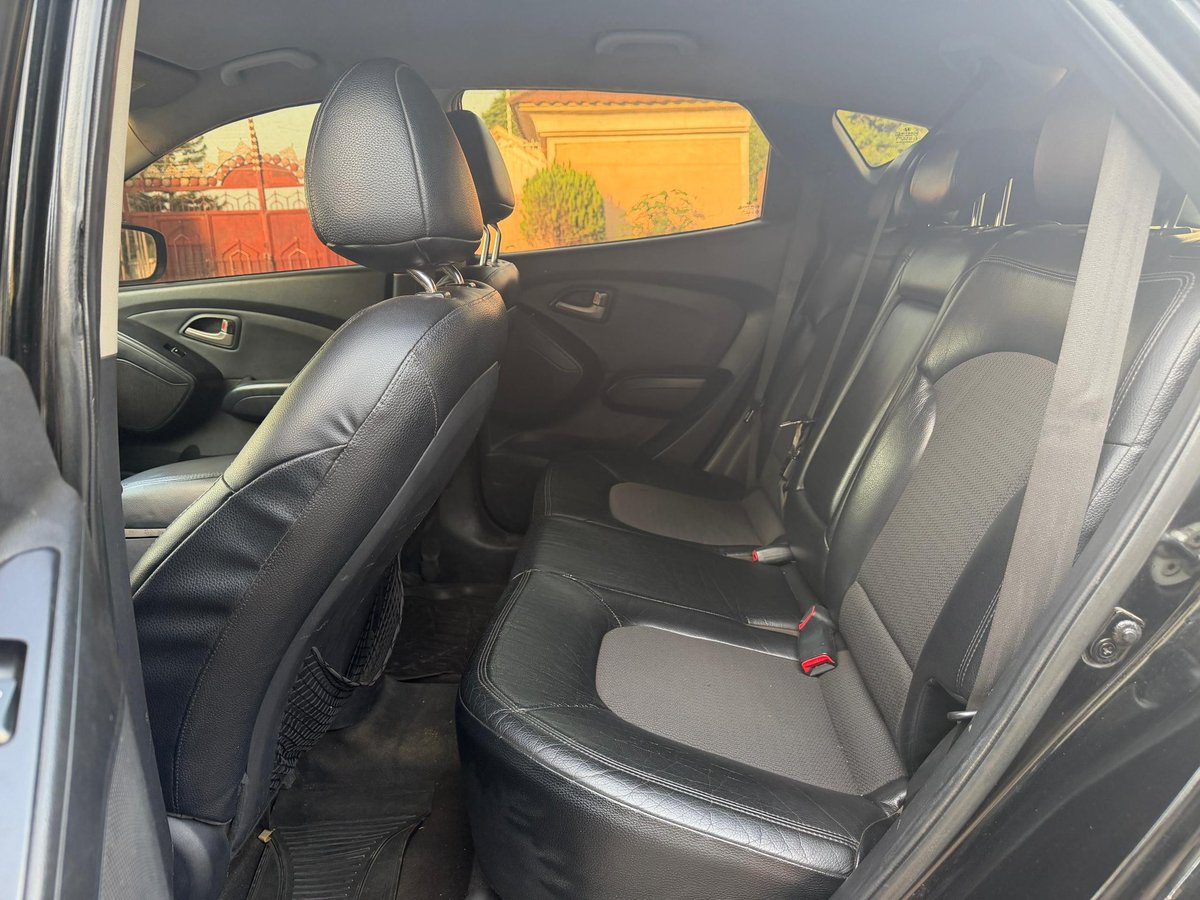 AmaanAutos's tweet photo. DISTRESS SALE‼️‼️‼️

CLEAN NIGERIAN USED HYUNDAI TUCSON | 📅 2013 MODEL
Free Accident | Original Custom Duty | Buy &amp; Drive | Excellent Condition

💰 ₦6,500,000
📍 Kaduna
📞 07063557379

Please like and repost. Someone on your TL might be interested. https://t.co/nNiSK2CVm9