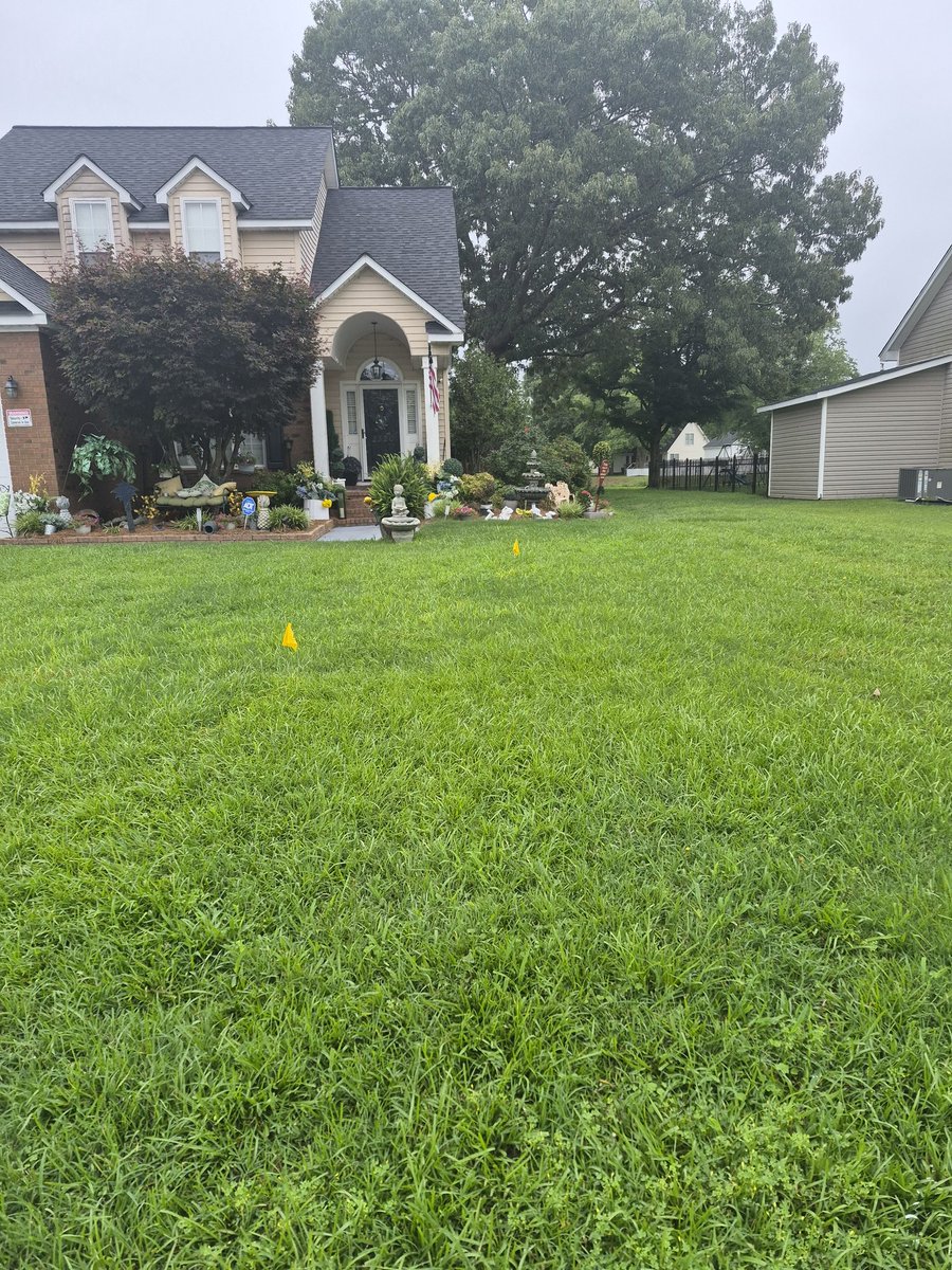 RevRaymondJ's tweet photo. Good afternoon, everyone I sure Thank God for the rain. Because my grass is really growing and pretty And green, I spend $180 last month For my water bill for the sprinkler, just sitting on the back porch Watching the ducks swim in the pond. Hope everyone's having a wonderful day https://t.co/HJAjCeIDHR