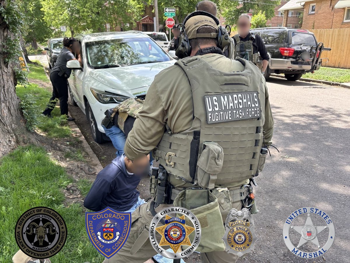 USMSDenver's tweet photo. Colorado Violent Offender Task Force (COVOTF) Deputy US Marshals &amp; TFOs from @PoliceEnglewood, @Colorado_DOC, &amp; @BldrCOSheriff arrested fugitive Michael SMITH today near 14th &amp; Milwaukee in Denver.

SMITH is wanted by @AuroraPD for att homicide from a May 2024 shooting in Aurora. https://t.co/Dpg85bpE80