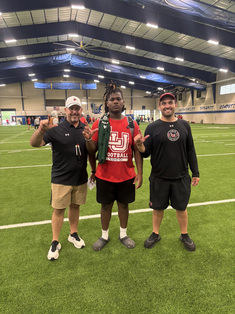 Jay3ee52's tweet photo. After a great camp and conversation with @Coach_Cannata I’m blessed to receive offer #13 from @LamarFootball thanks @TRILLDB for the invite! @coachjohnking @CoachSanders5_ @ETX_Gameday #AGTG https://t.co/aUN1gXlWkx