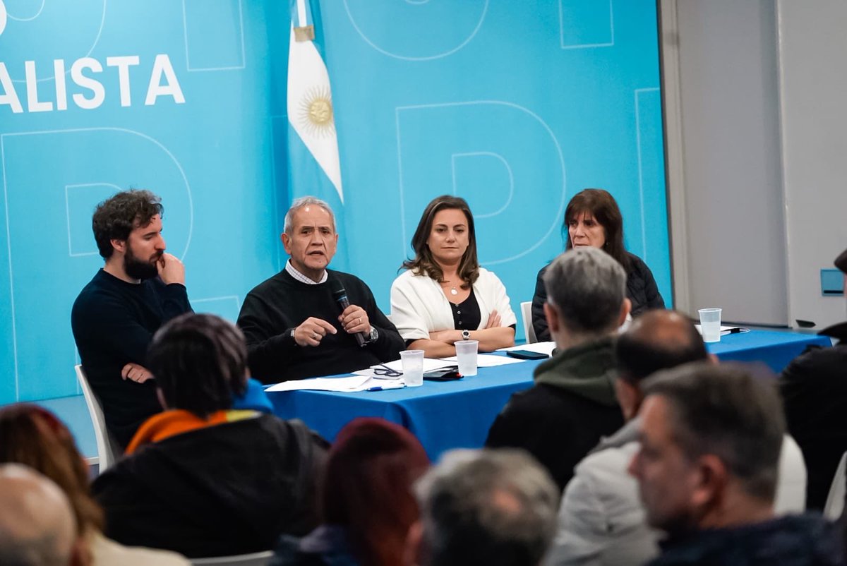 SergioOPalazzo's tweet photo. Agradezco a las autoridades del PJ Nacional y a la Escuela de formación  Néstor Kirchner por la invitación a disertar en la sede del PJ Nacional acerca de la ley de Reforma laboral y de nuestros proyectos de modernización laboral que hemos presentado en el Congreso. https://t.co/wIVxK81ZIo