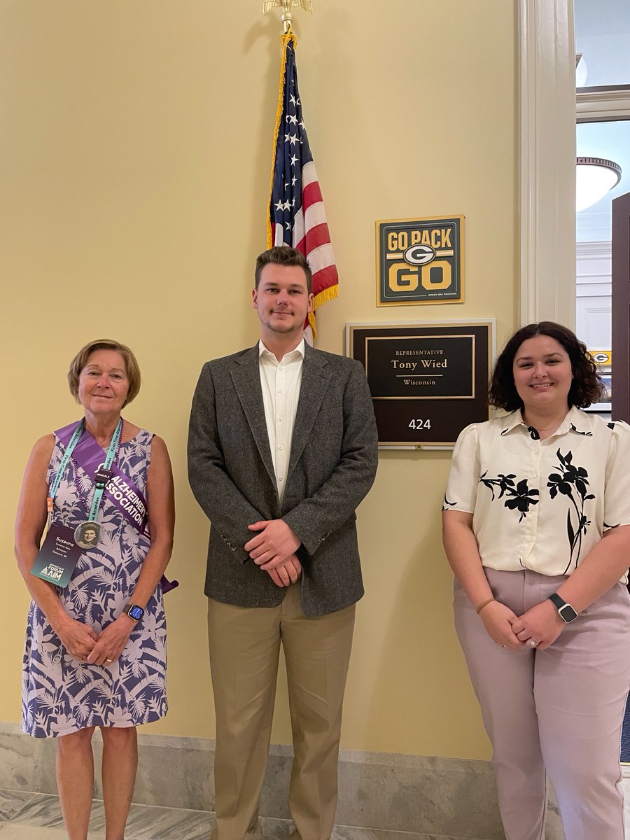 ALZWisconsin's tweet photo. Advocates in action! #ENDALZ #ALZForum

Advocate Suzanne Koss and WI Director of State Affairs Vanessa Kent with @RepTonyWied staffer Render

Advocates Vinitia Strong-McDonald and Dr. Clarissa Lawrence with @RepGwenMoore staffer Christopher https://t.co/eJ0HrwJPIc