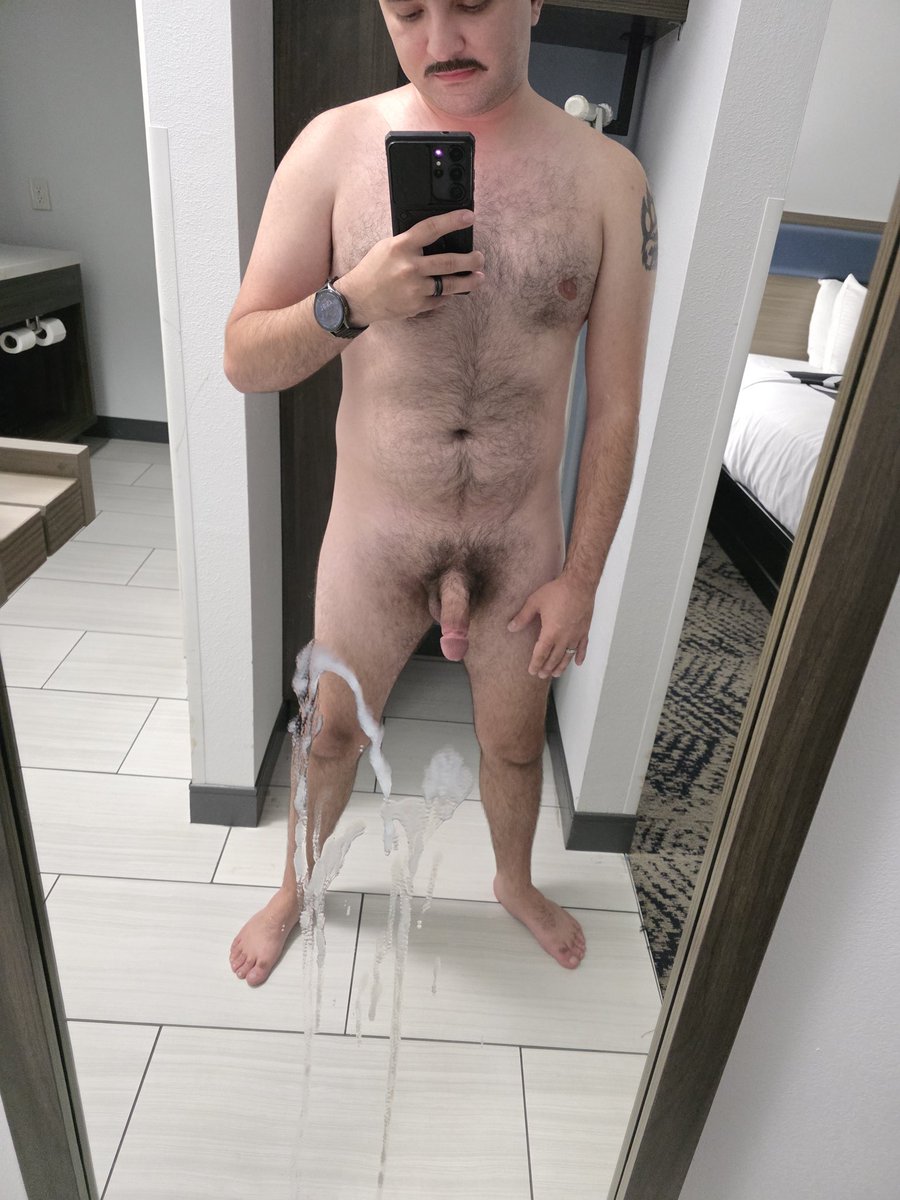 PeachStateBears's tweet photo. Better tip the housekeeper. 💦 https://t.co/pNfmkDbYM5