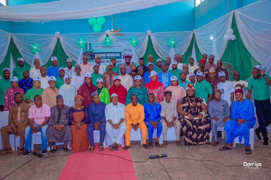 GideonGeorge's tweet photo. Over the weekend, the FGC Azare Class of 2002 gave back to our Alma Mater by donating 60 insulated flasks and commissioning two 5,000-litre water tanks.
“To unite and make Nigeria great, and make FGC Azare proud.”

See you at FGC Azare @ 50 in 2027.

Pro Unitate.

#FGCAzare https://t.co/Yh0r1sJJuH