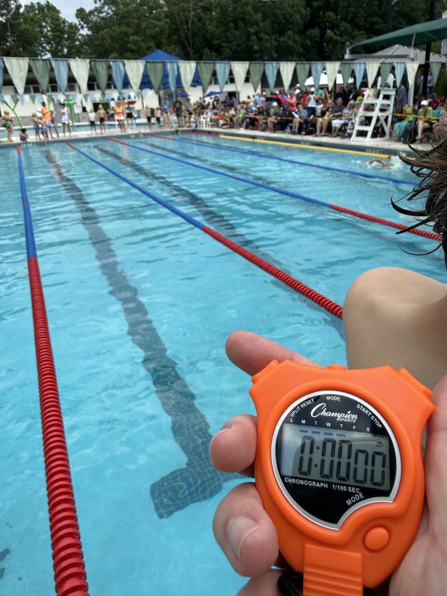 fed_speak's tweet photo. So is outdoor summer swim team only a thing in the south? https://t.co/jvhw8ajnQT
