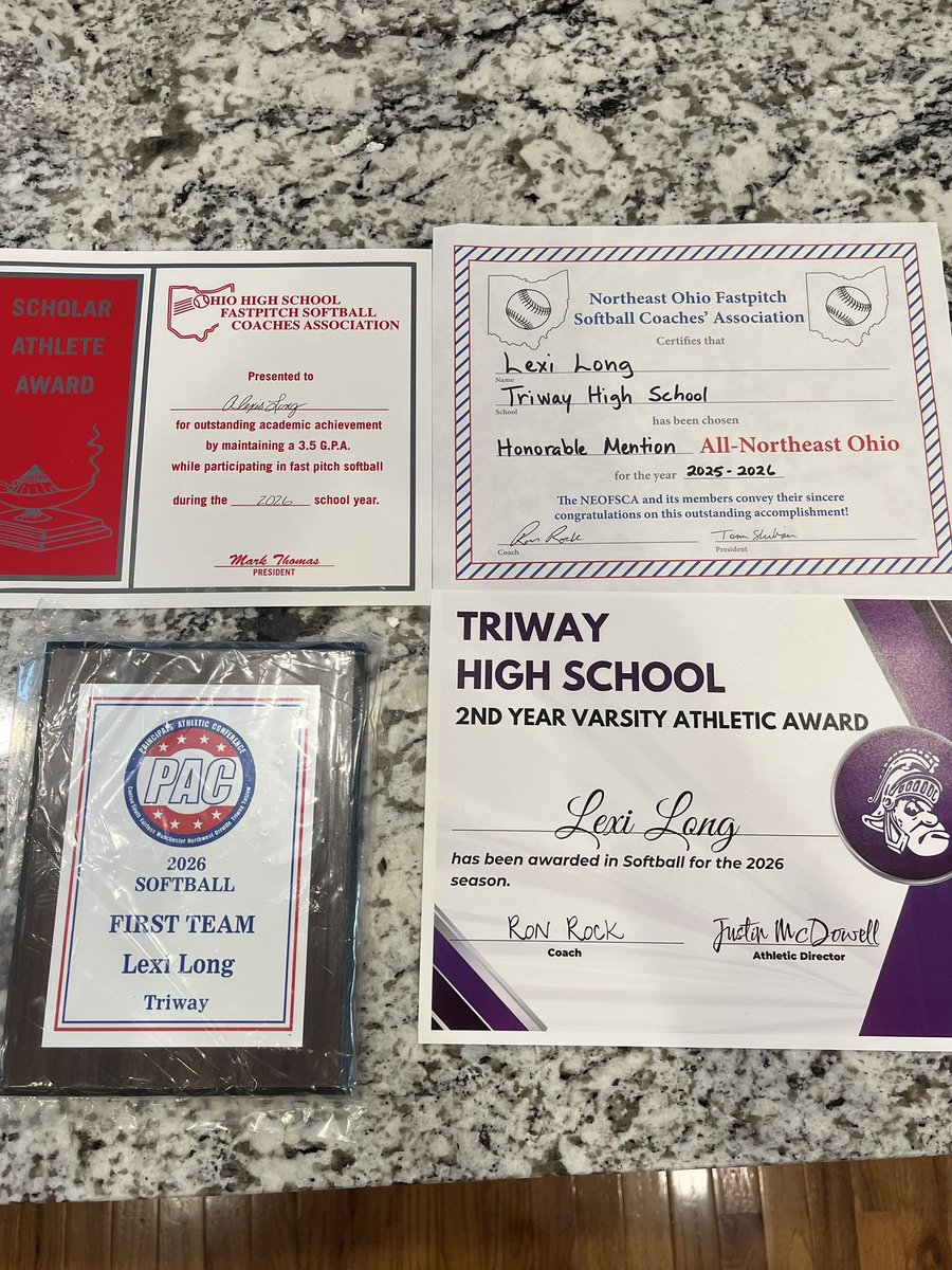 LexiLong2027's tweet photo. End of the year banquet! Honored to be recognized!! 
-1st team all-conference 
-honorable mention All-Northeast Ohio https://t.co/BuQHieJbvA