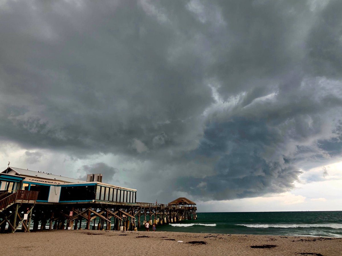 EricBurrisWX's tweet photo. Pics from the Cocoa Beach Pier thanks to Steve Tishfield.

That’s NASTY! https://t.co/m3oEKOqlNX