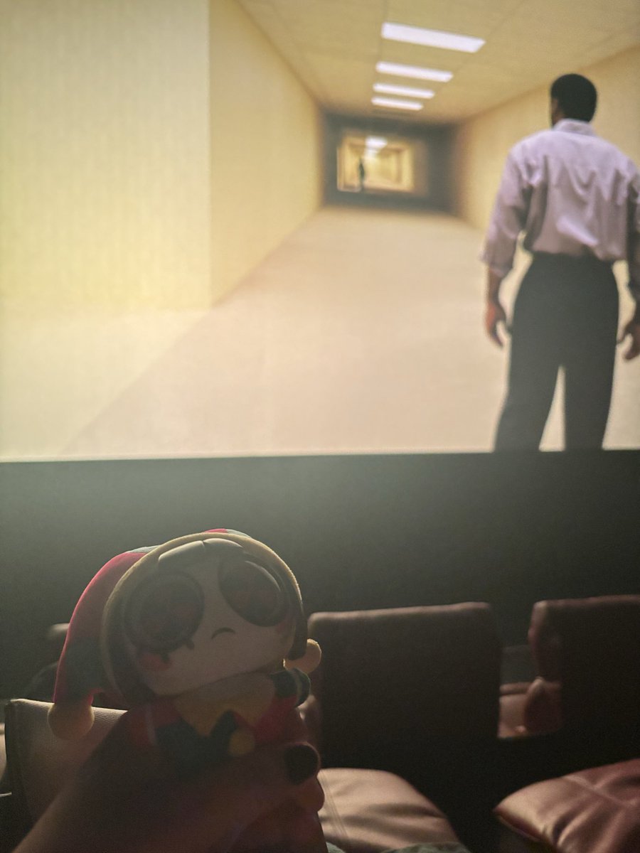Axellikestea's tweet photo. the backrooms was so good omg #backrooms #nospoilers https://t.co/I6TTNw1oFi