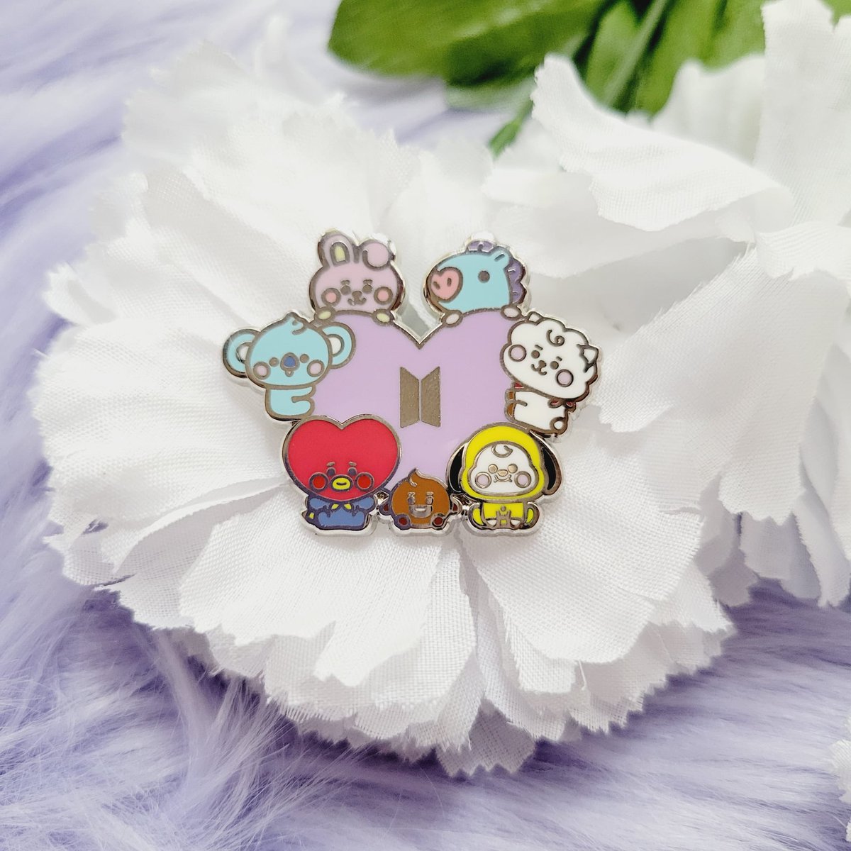 BoraBabeshop's tweet photo. 🌈🦄Happy pride and Army month💜🏳️‍🌈 https://t.co/nyOeIhmpd3