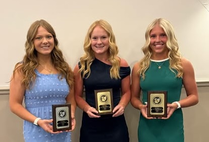 TheSeniorReport's tweet photo. 2026 SSN's All-Mercer County Softball Team Named https://t.co/DbYW10CkAb @BrynSchoenleben @ParkwayAD  @Parkway_AT @SoftballParkway https://t.co/y97l5Vi5v4