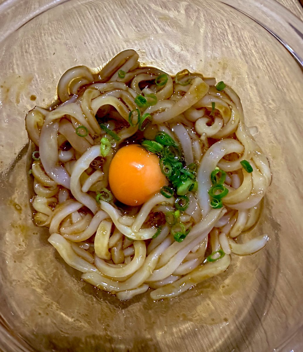 oniku117's tweet photo. イカそうめんユッケとんでもなく簡単でとんでもなく美味い。白米にかけると飲み物 https://t.co/yoDUSsnDO4
