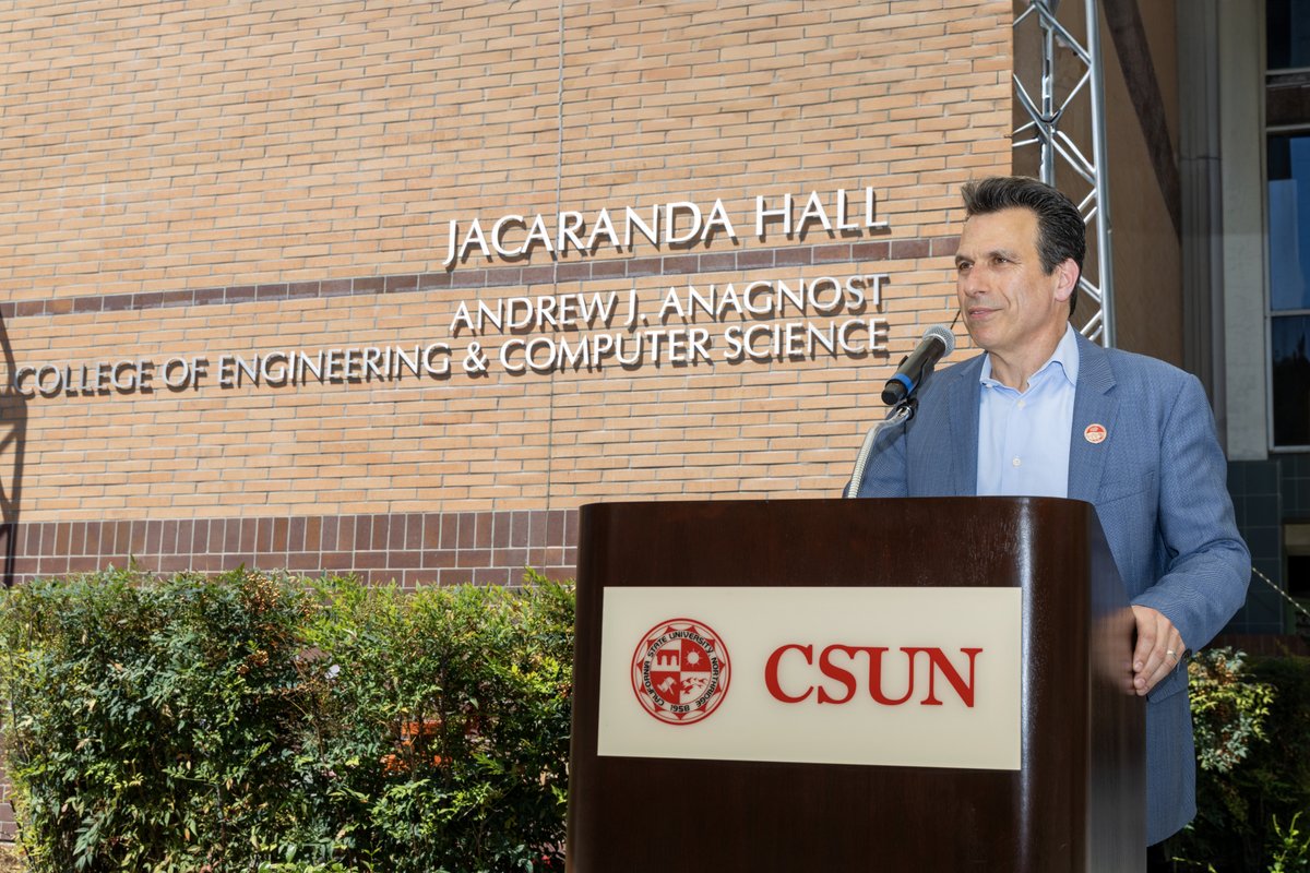 calstate's tweet photo. Did you know the CSU awarded 53% of California’s general #engineering bachelor’s degrees in 2024?

From classrooms to industry leadership, CSU alumni are driving innovation across the state—including @autodesk CEO @andrew_anagnost (@csunorthridge’87).

🔗https://t.co/cmGTG7a4m1 https://t.co/Gfg8xBdFpR