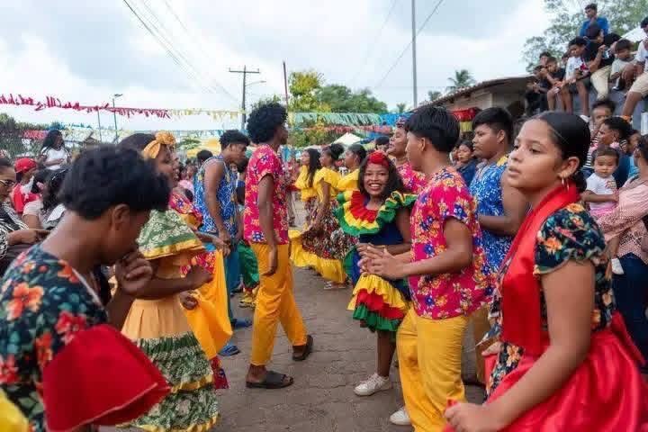 letsknownic's tweet photo. 📍 Bilwi | Puerto Cabezas

Con alegría, ritmo y orgullo cultural, los habitantes de Bilwi celebraron este domingo el cierre del May Pole 2026 en el emblemático barrio El Muelle.

#ConozcamosNicaragua https://t.co/KuLBiWc0se