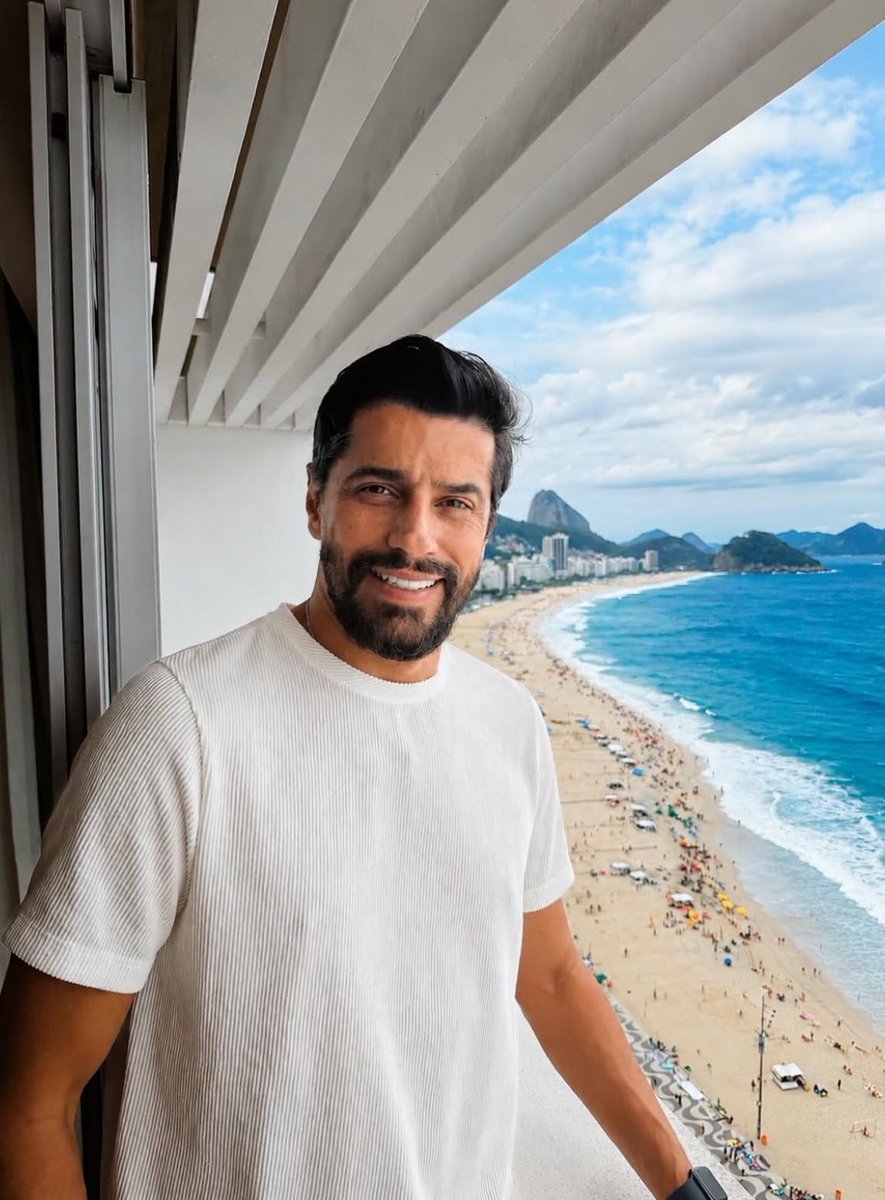 xereutrindy's tweet photo. a foto mais cinematográfica do divo é sempre a próxima https://t.co/dQcuzTYKAa