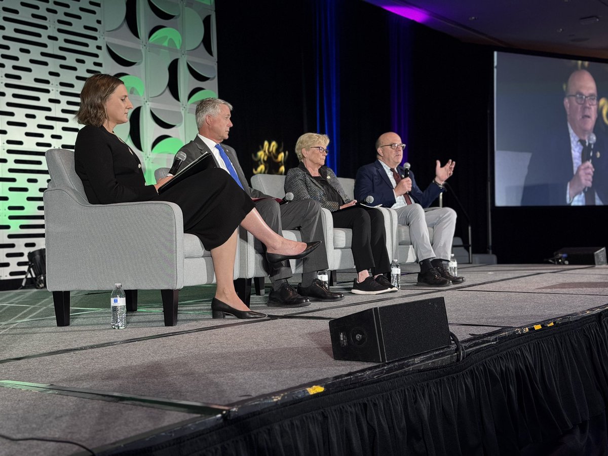 RepMcGovern's tweet photo. Energy at today’s Food Is Medicine Conference was electric! Big support for medically tailored meals &amp; big opposition to GOP nutrition cuts. I’m all for making America healthy again—but you can’t be healthy if you’re hungry &amp; we can’t defund &amp; deregulate our way to better health! https://t.co/zUHSfTlowa